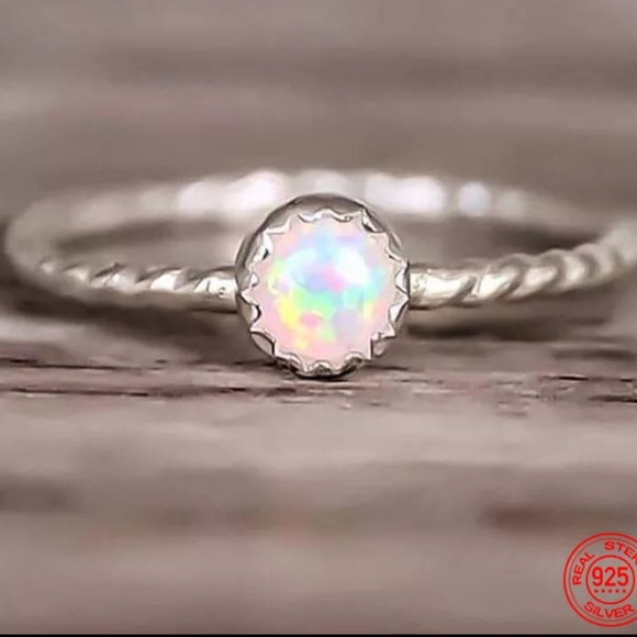 925 Silver Opal Ring - Picture 4 of 5